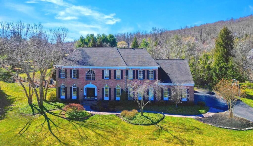 1 Hibbs Lane