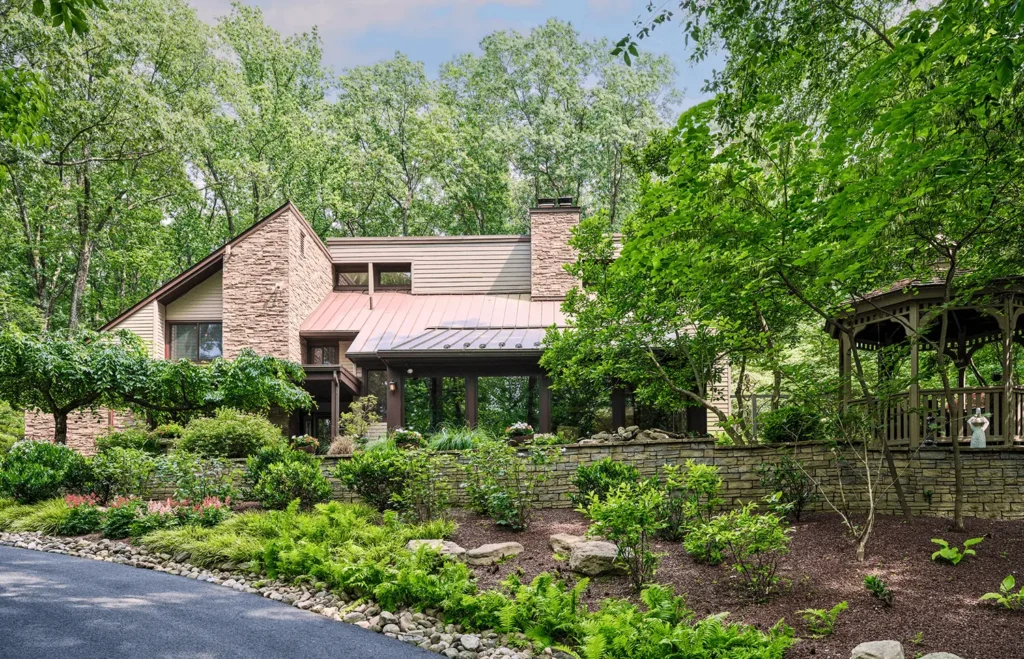 7028 Ely Rd, New Hope, PA 18938