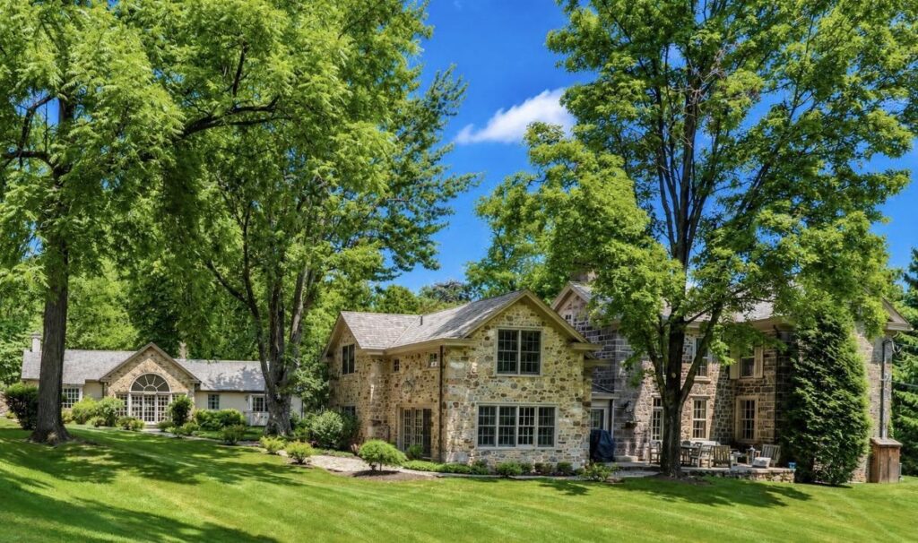 6677 Upper York Rd, New Hope